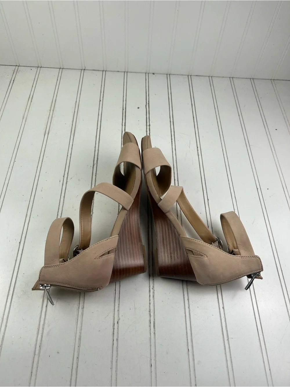 Franco Sarto Vintage Derek Bone Nude Suede Wedge Slip On Sandals Women’s Size 8M